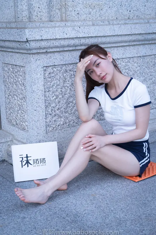 [BoBoSocks袜啵啵]NO.028 小米-运动鞋、白棉袜、裸足 - BoBoSocks袜啵啵
