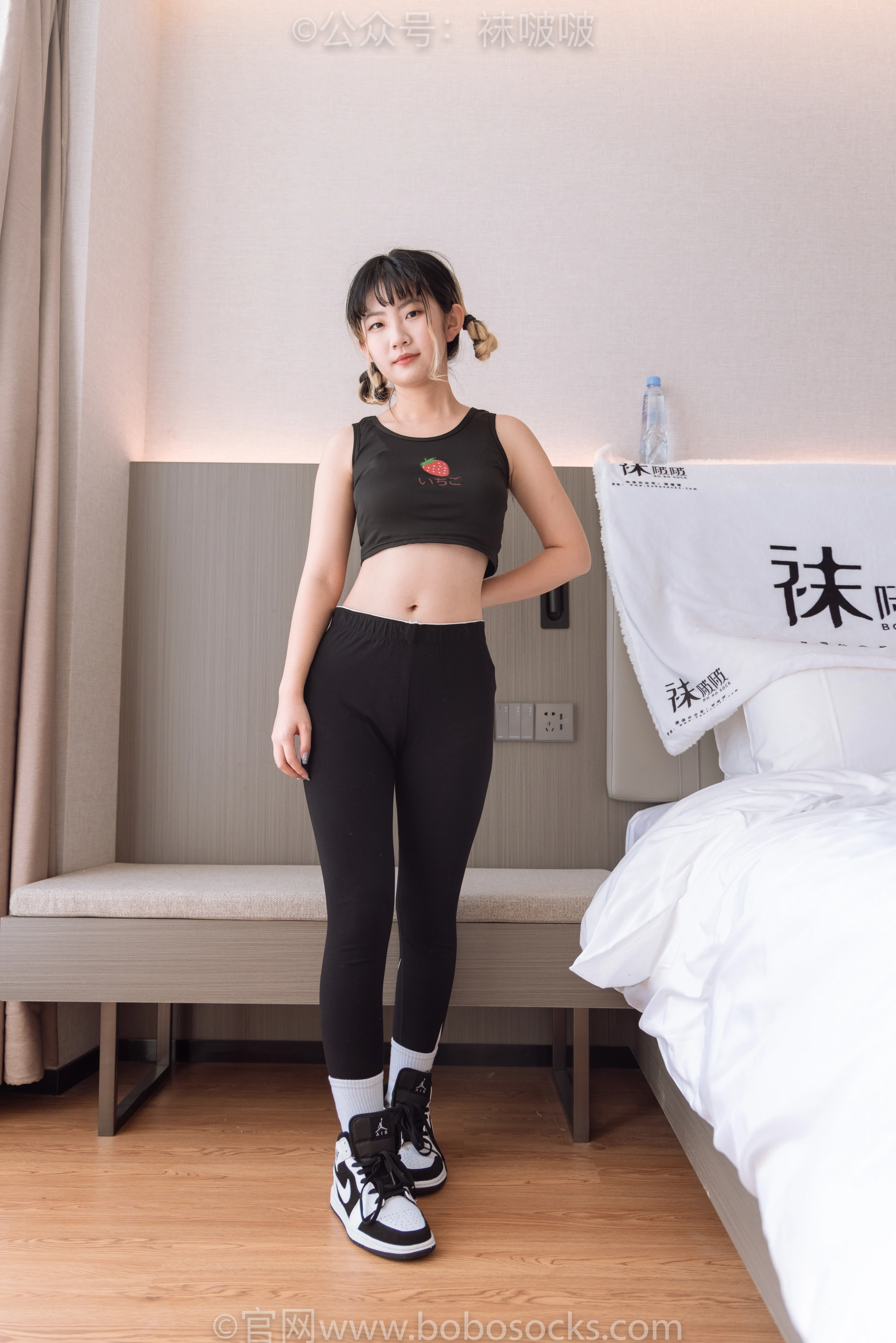 [BoBoSocks袜啵啵]NO.059 砂糖-AJ板鞋、白棉袜、裸足 1
